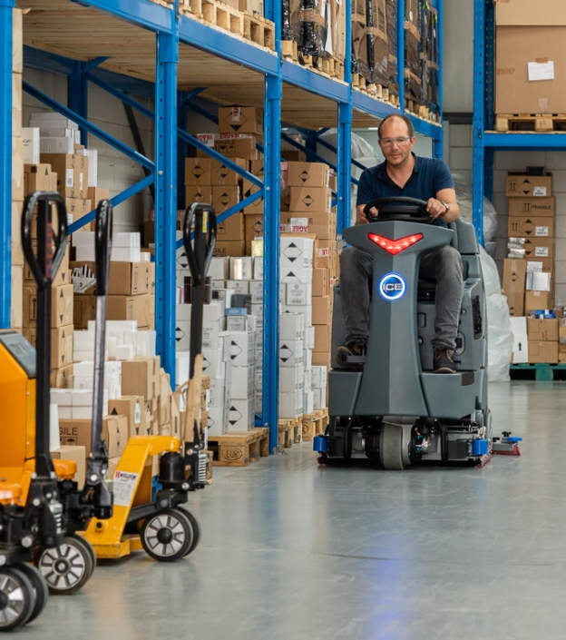 ICE, RS28-CY, schrobzuigmachine in bedrijf